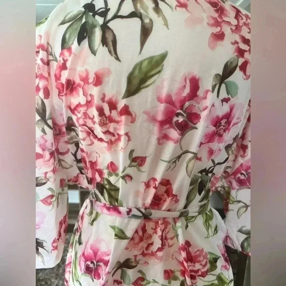 Show  me your MuMu women’s‎ floral Robe NWOT Sz Small - Picture 4 of 6